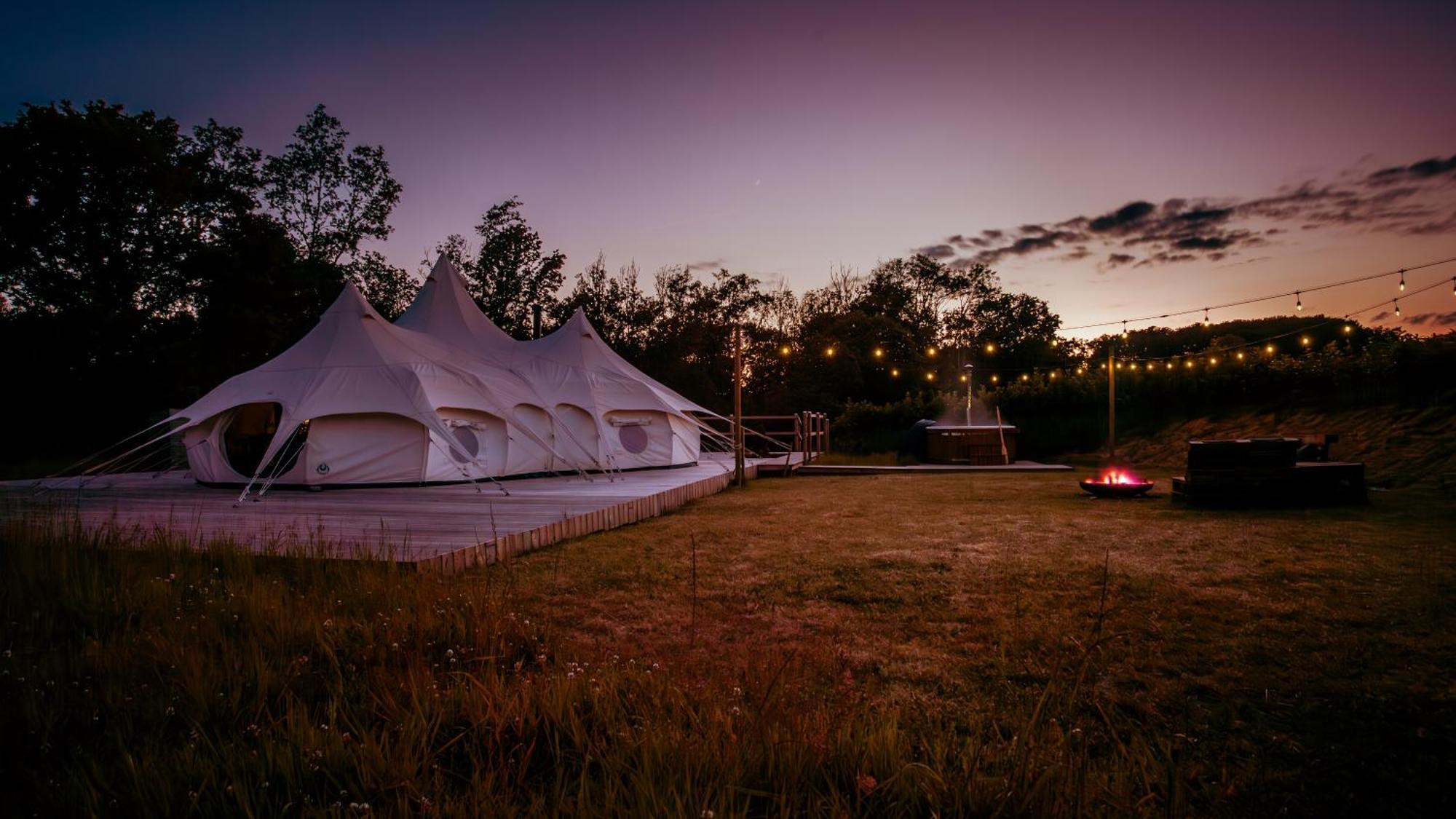 Luxury Glamping Retreat In Battle Villa Bagian luar foto