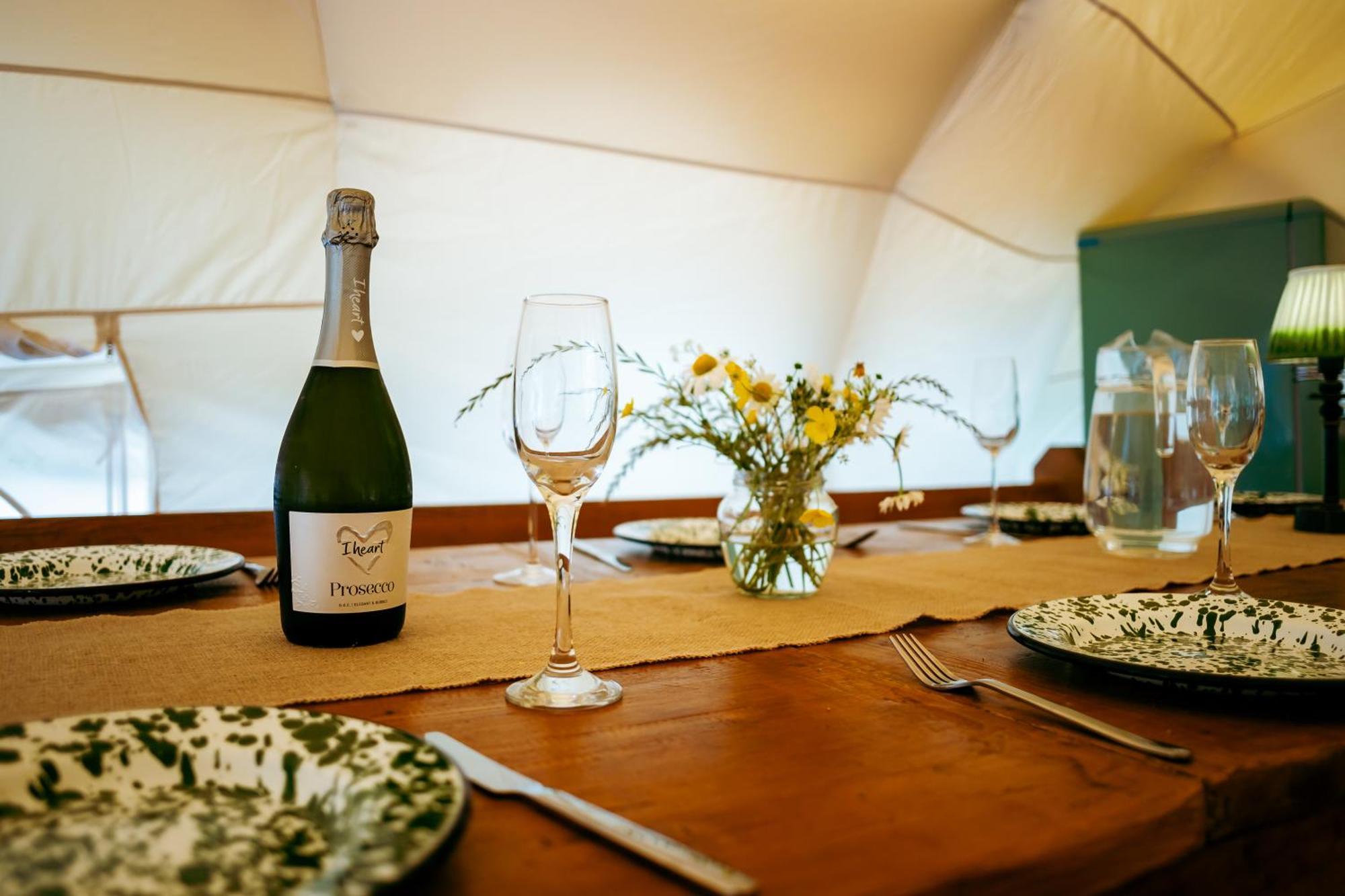 Luxury Glamping Retreat In Battle Villa Bagian luar foto