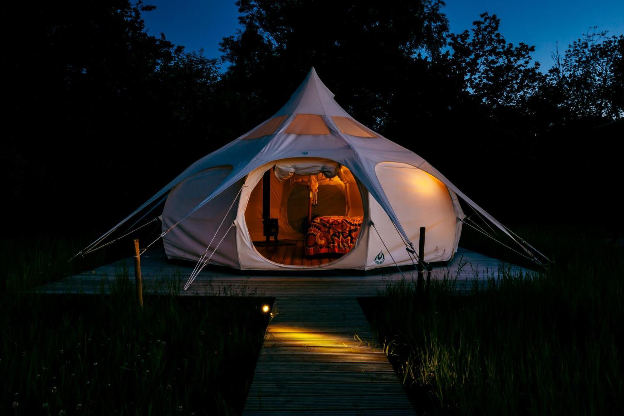 Luxury Glamping Retreat In Battle Villa Bagian luar foto