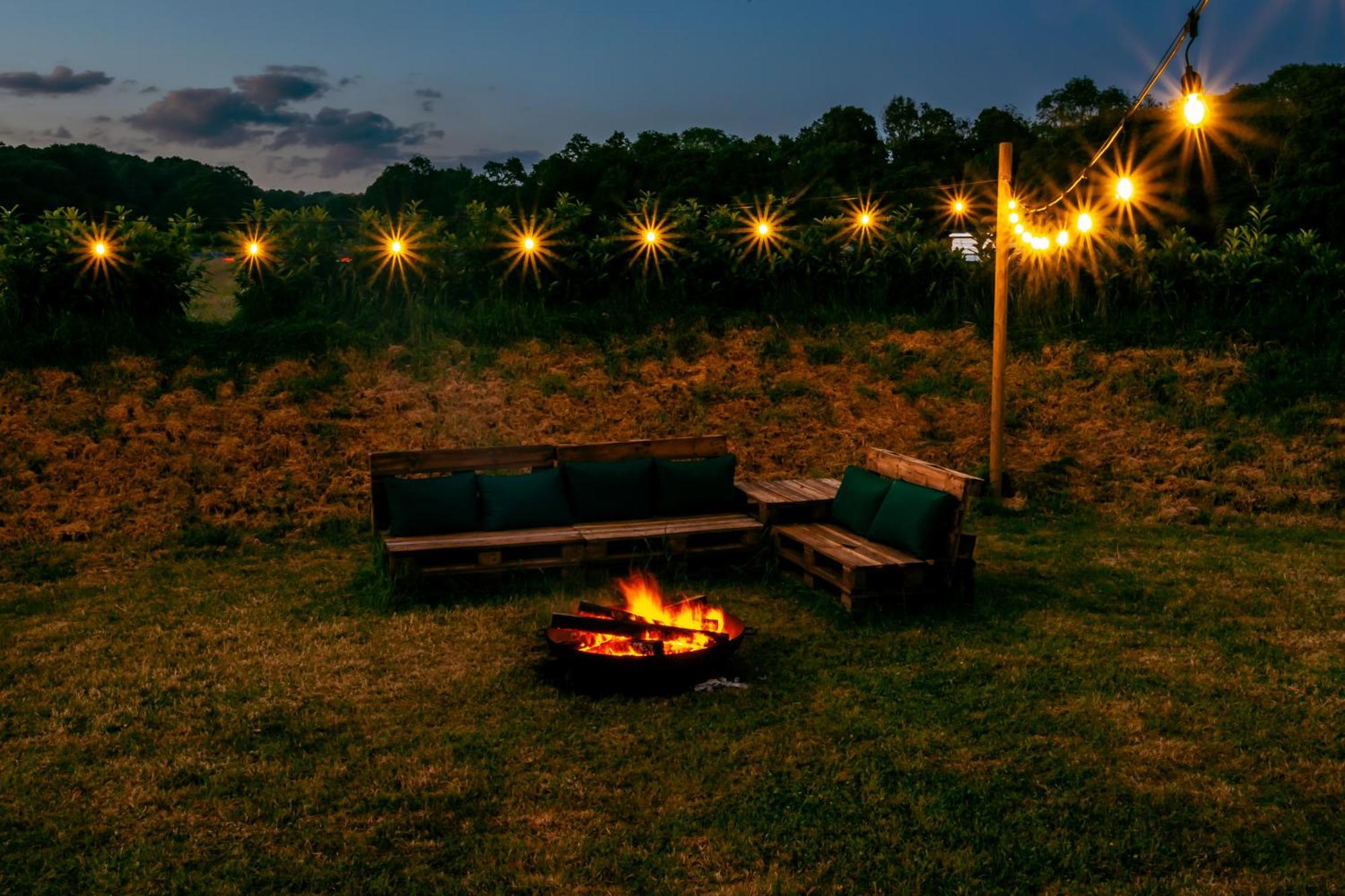 Luxury Glamping Retreat In Battle Villa Bagian luar foto
