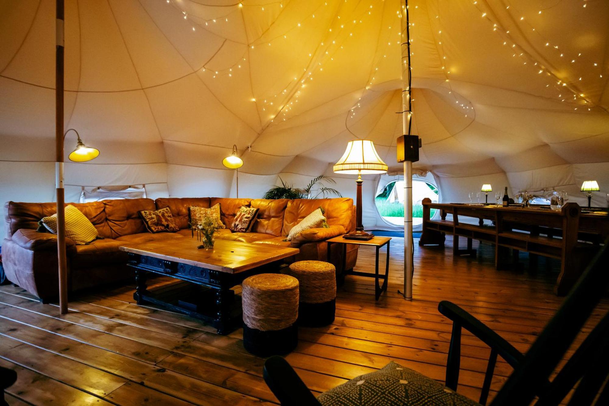 Luxury Glamping Retreat In Battle Villa Bagian luar foto