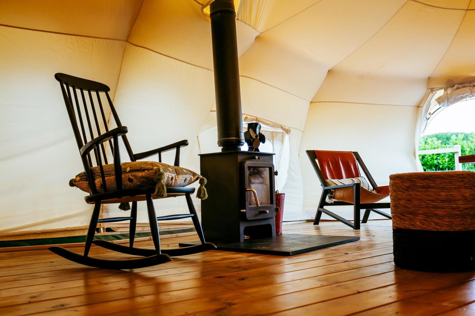Luxury Glamping Retreat In Battle Villa Bagian luar foto